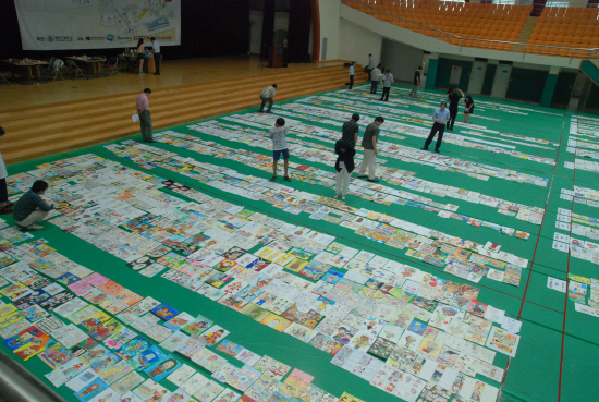 2013년 국제효만화공모전 심사장 모습